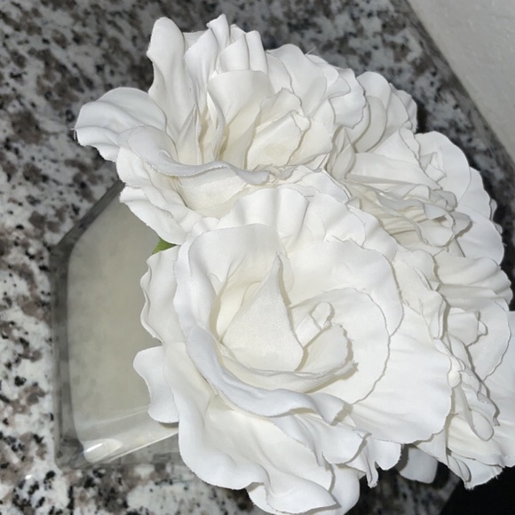 White Faux Roses in Glass Vase (Floral Arrangement) Decor - Picture 5 of 6